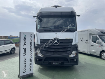 Cabeza tractora Mercedes