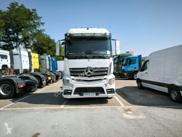 Traktor Mercedes