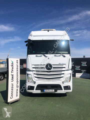 Traktor Mercedes