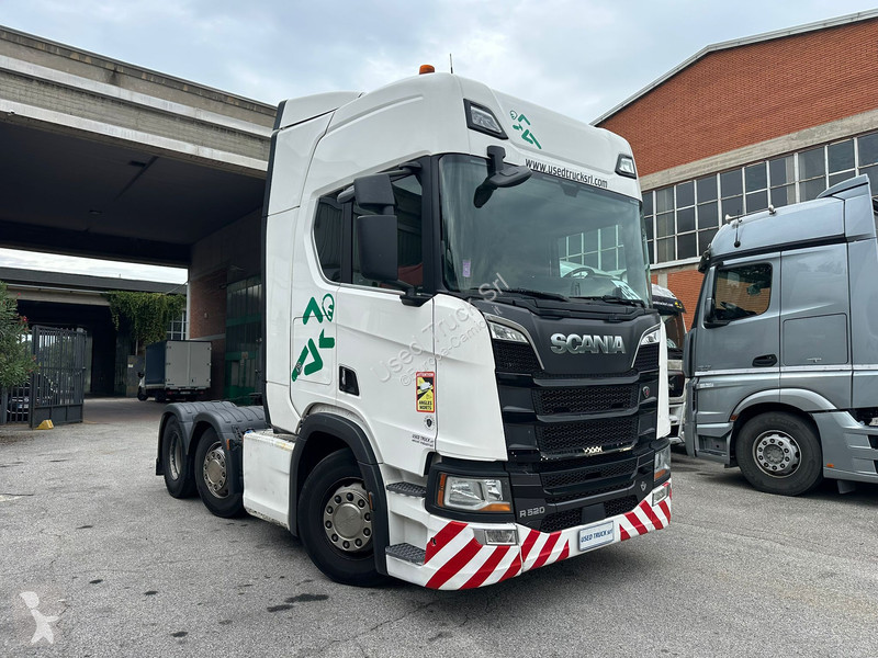 Traktor Scania 520