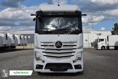 Cabeza tractora Mercedes