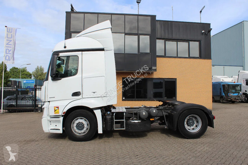 Traktor Mercedes 1845 * 4x2 *