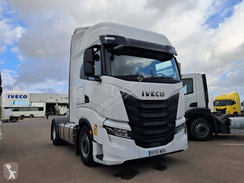 Traktor Iveco