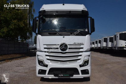 Traktor Mercedes