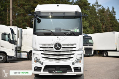 Cabeza tractora Mercedes