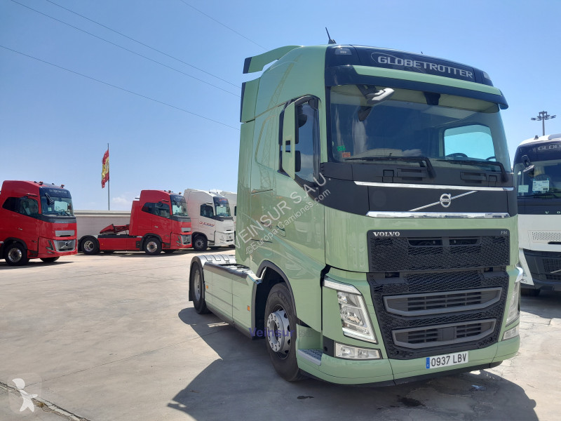 Traktor Volvo 4