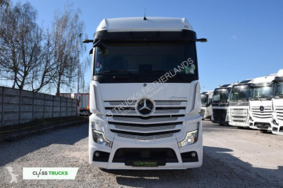 Traktor Mercedes