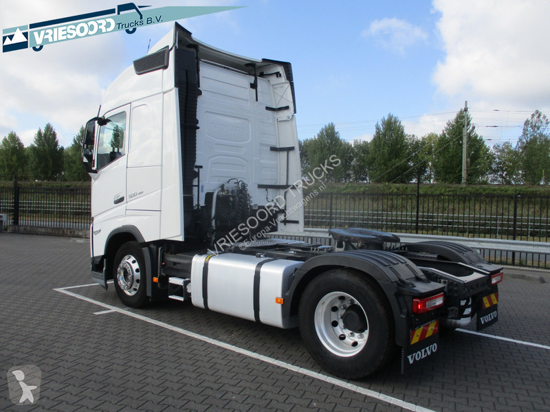 Tahač Volvo 500