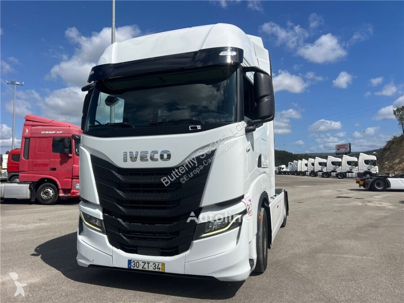 جرار Iveco S-WAY 460