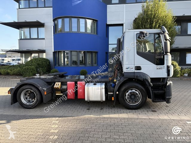 جرار Iveco AD 440 S 33 T/P