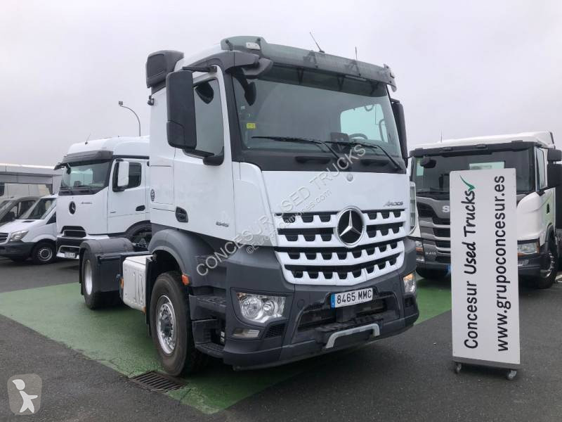 Traktor Mercedes