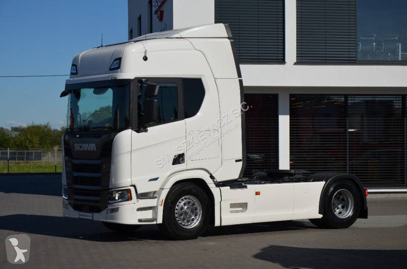 Влекач Scania