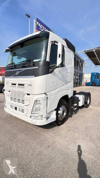 جرار Volvo