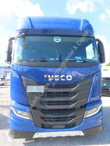 جرار Iveco S-Way 480 Intarder FZ.21