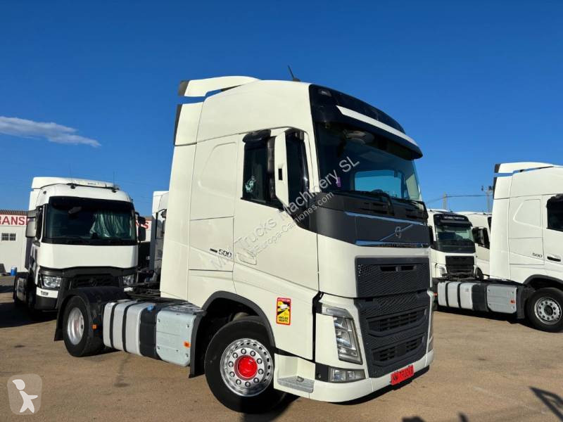 جرار Volvo