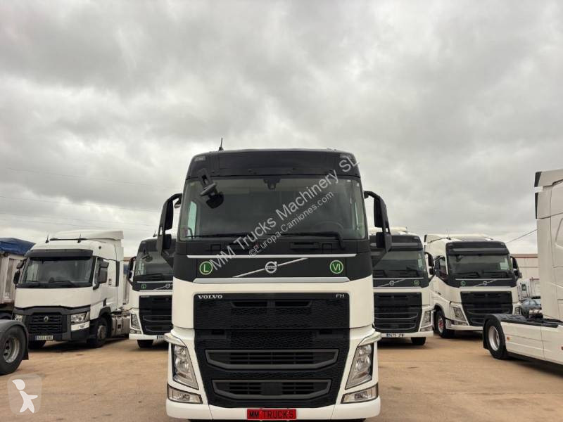 جرار Volvo