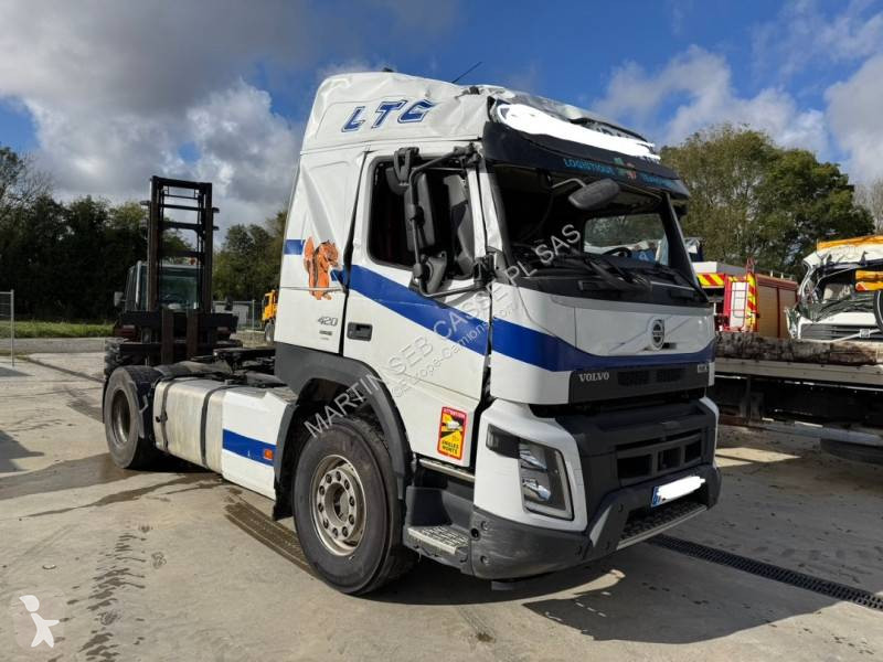 جرار Volvo