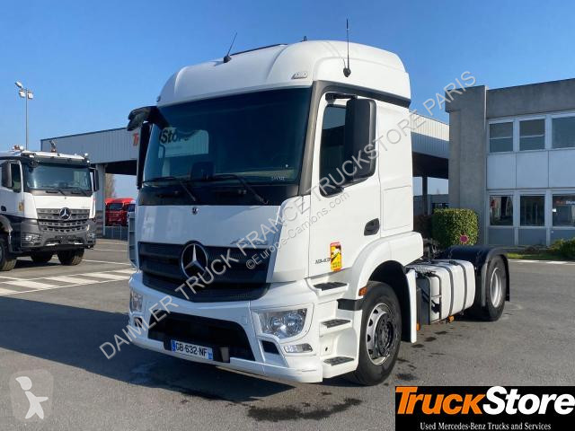 Nyergesvontató Mercedes Actros 1843 LS