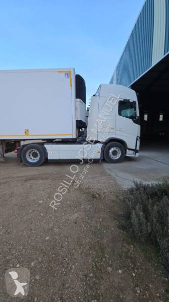 جرار Volvo