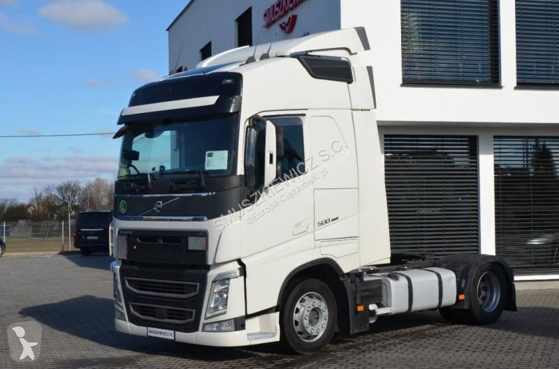 جرار Volvo
