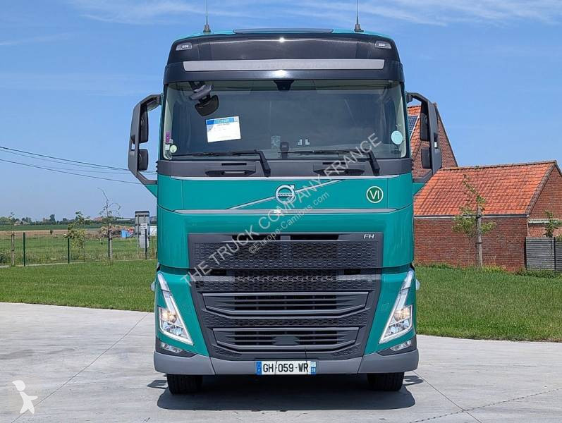 جرار Volvo