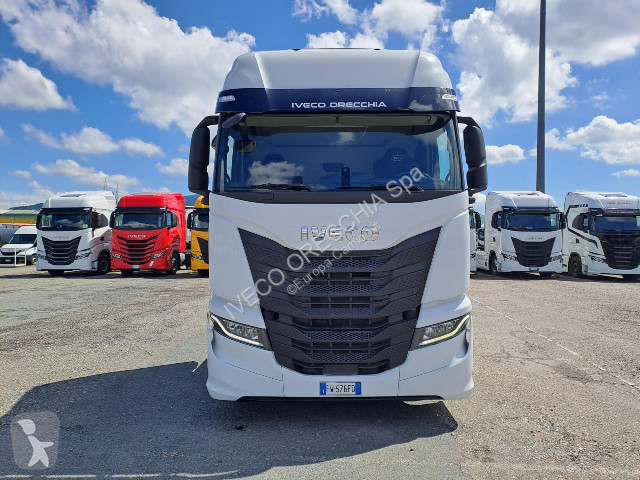 جرار Iveco S-WAY AS440S51T/P