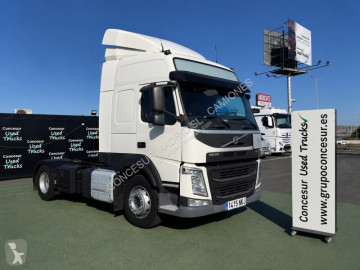 جرار Volvo