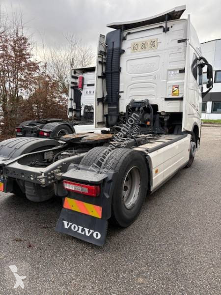 جرار Volvo