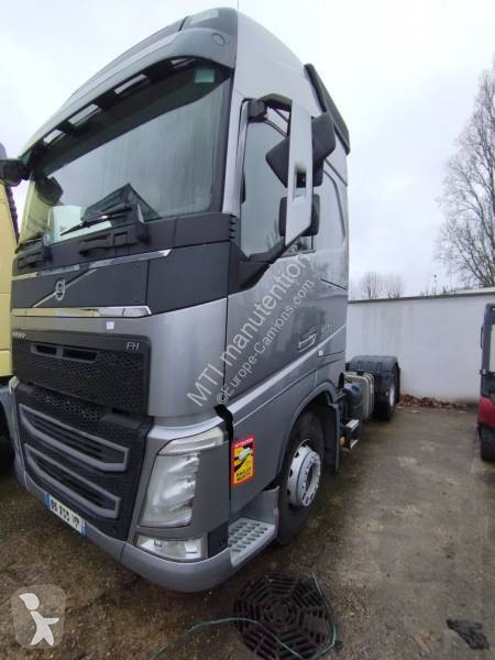 جرار Volvo