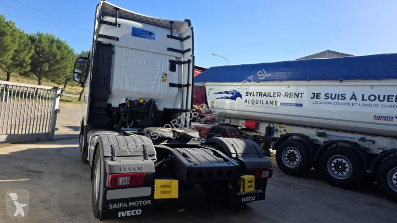 جرار Iveco 490
