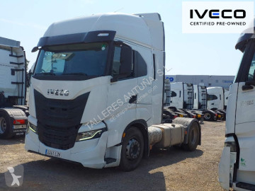 Cabeza tractora Iveco