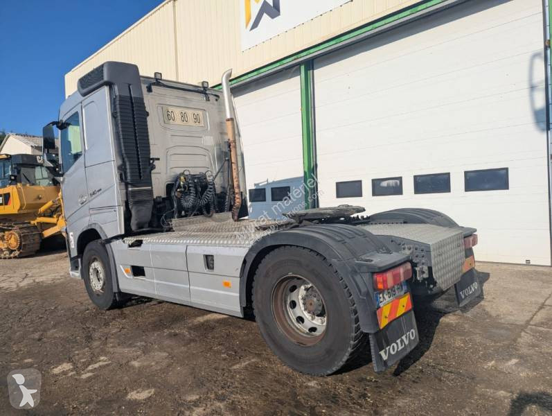جرار Volvo