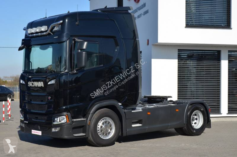 Влекач Scania