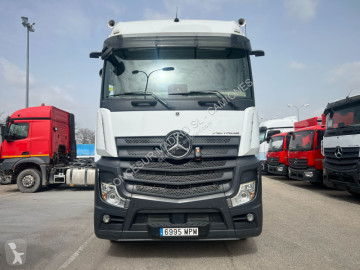 Mercedes tractor unit