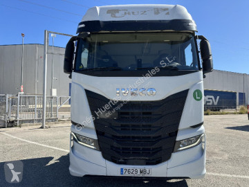 Traktor Iveco