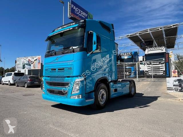 جرار Volvo