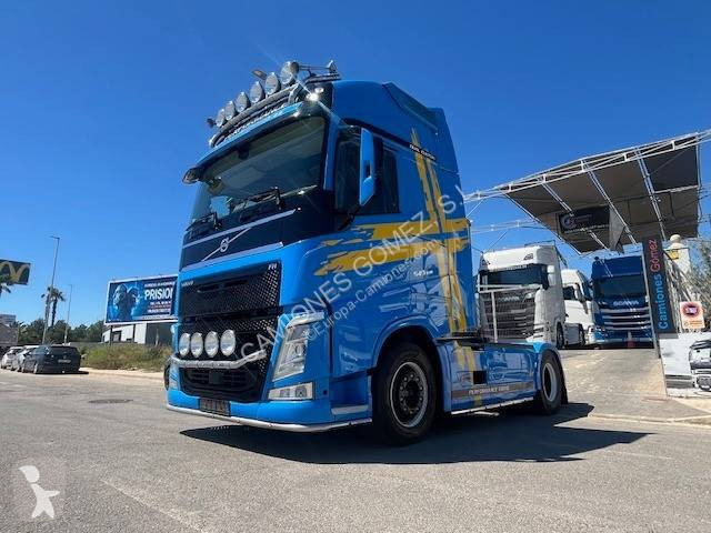 جرار Volvo