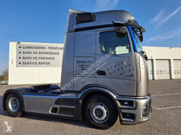 Cabeza tractora Mercedes