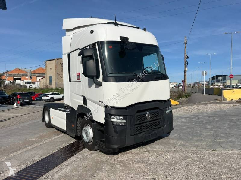 Cap tractor Renault