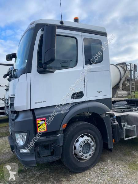 Traktor Mercedes