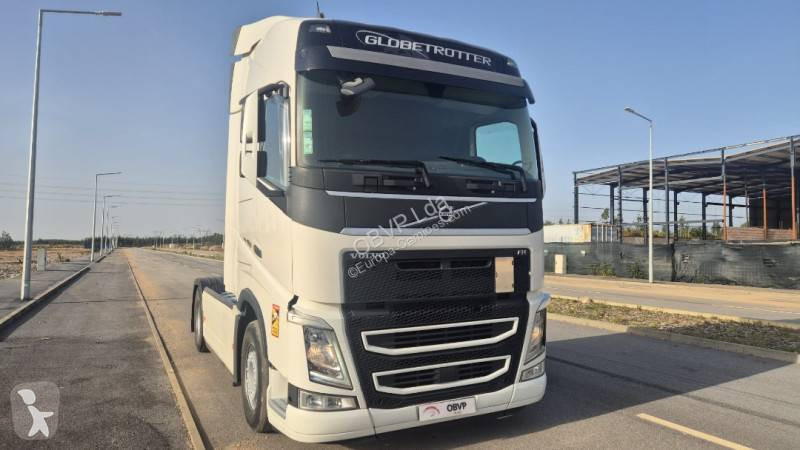 جرار Volvo