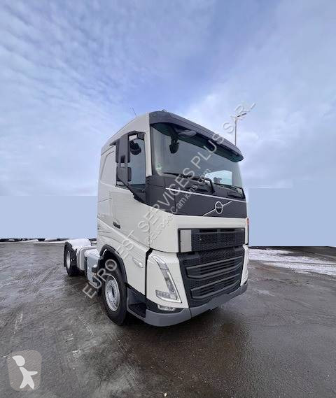 جرار Volvo