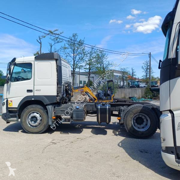 جرار Volvo