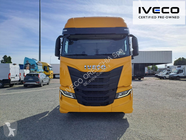 جرار Iveco S-WAY AS440S53T/P
