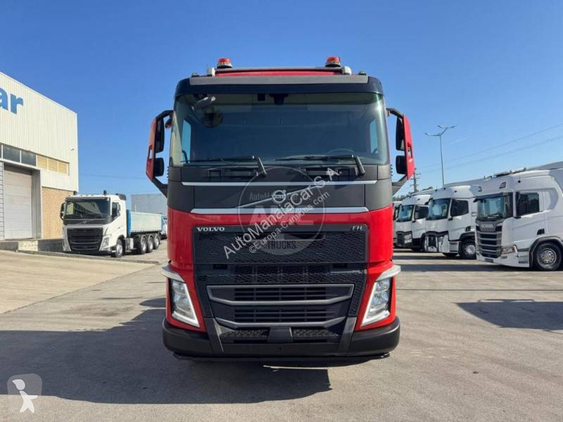 جرار Volvo