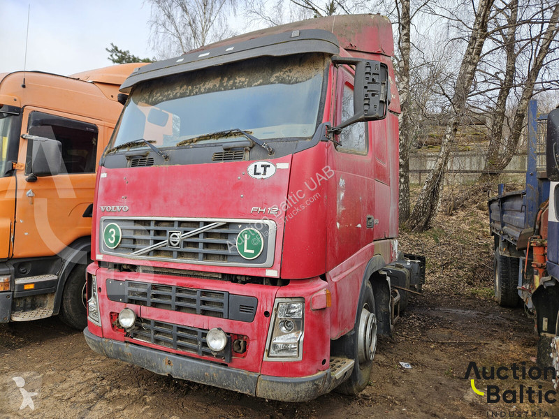 جرار Volvo