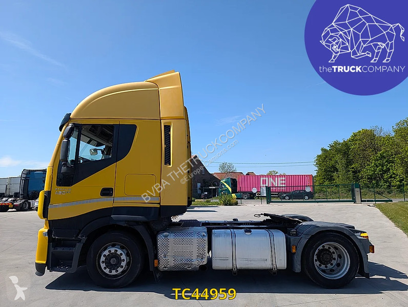 جرار Iveco 440 S45