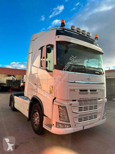 جرار Volvo