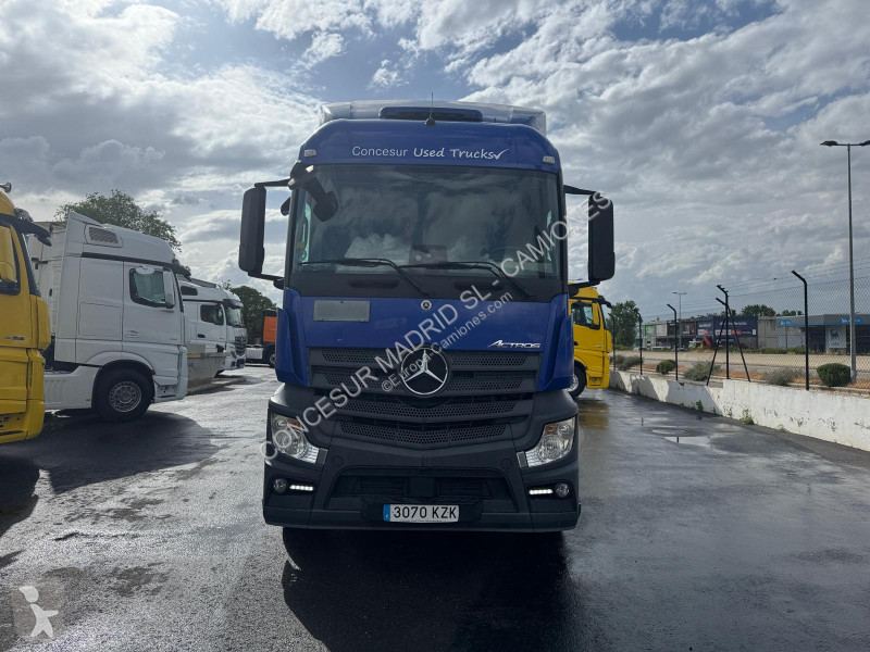 Tracteur Mercedes  1845 LS