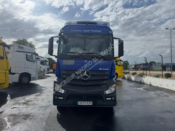 Cabeza tractora Mercedes